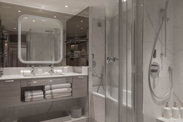 Silversea Silver Nova - Medallion Suite 8, ©Silversea Cruises Ltd.jpg